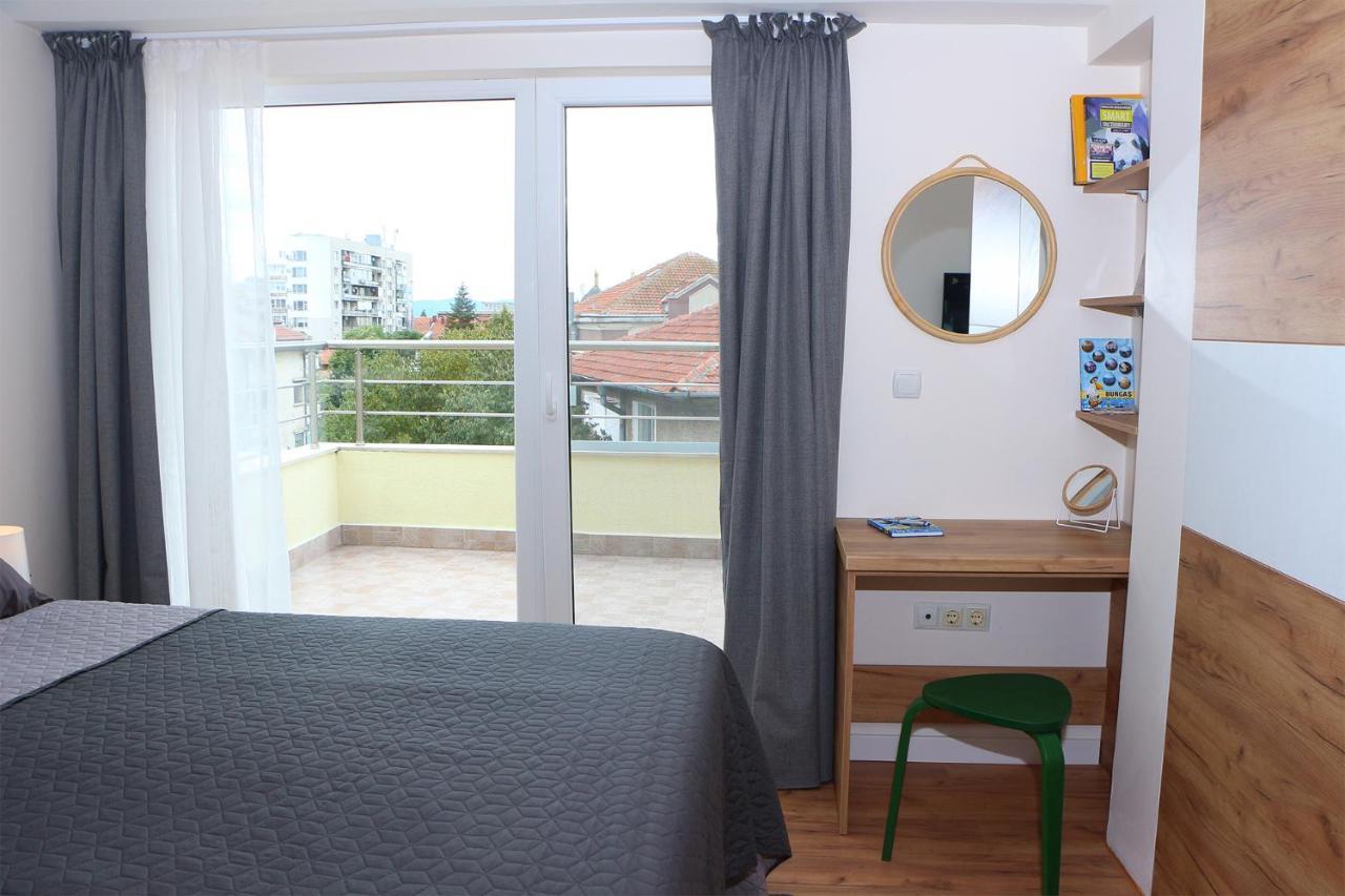 Shik & Chic In The Heart Of Burgas # 5Min From Beach # New Apartment Ngoại thất bức ảnh