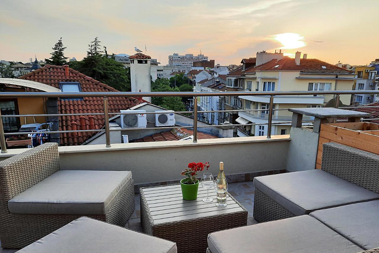 Shik & Chic In The Heart Of Burgas # 5Min From Beach # New Apartment Ngoại thất bức ảnh